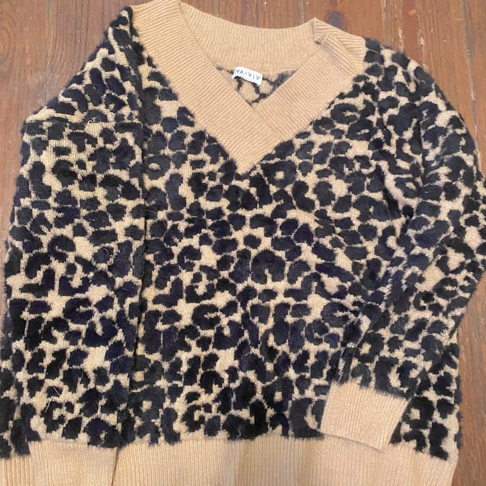Oversized cheetah print sweater!
